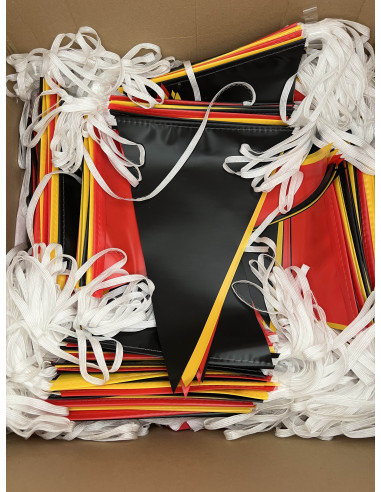 Guirlande fanions triangulaire noir jaune rouge en alternance