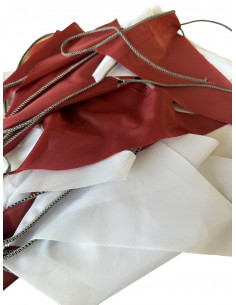 Guirlande fanions triangulaire bordeaux et blanc en tissu résistant 2