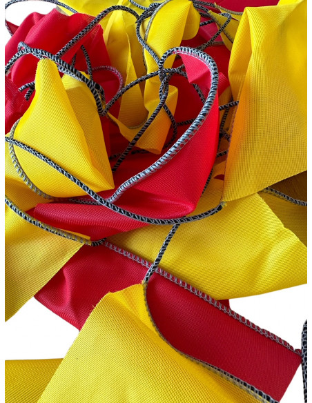 Guirlande fanions triangulaire jaune et rouge en tissu résistant