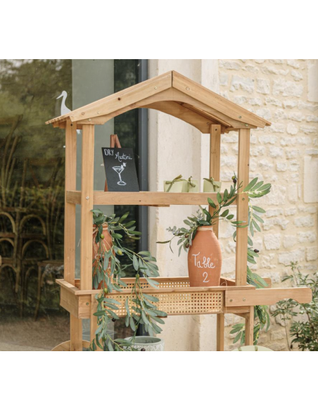 Charrette en bois : décoration guinguette